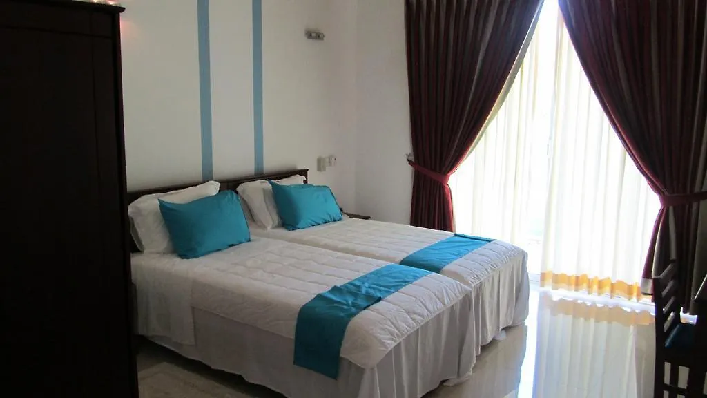 Hotel Rainbow Lagoon Villa Negombo