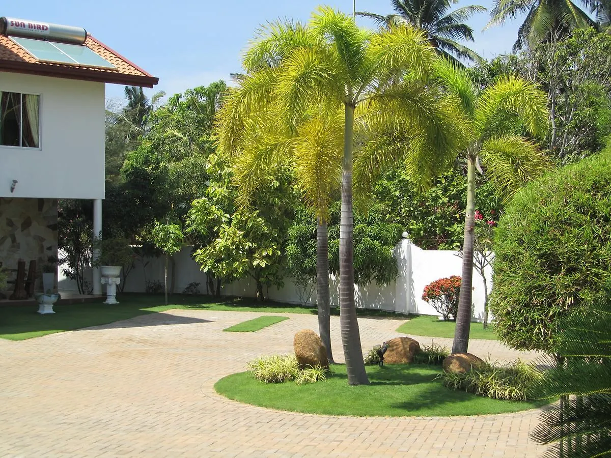 Rainbow Lagoon Villa Negombo Hotel