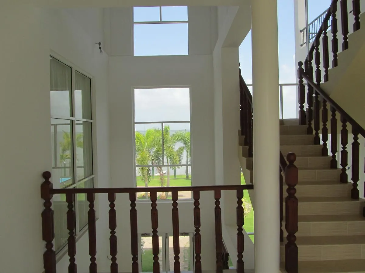 Rainbow Lagoon Villa Negombo 4*,  Šrí Lanka
